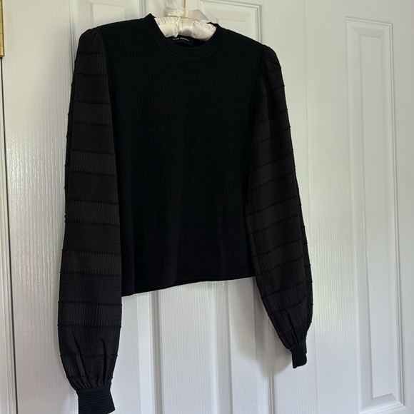 Club Monaco Black Woven Sleeve Crewneck Top - Picture 8 of 11